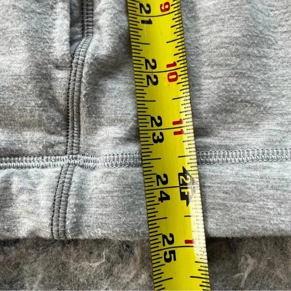 Lululemon Womens Serenity Hoodie 8 Heathered Gray Short Sleeve Pullover W3E32S - Picture 12 of 14